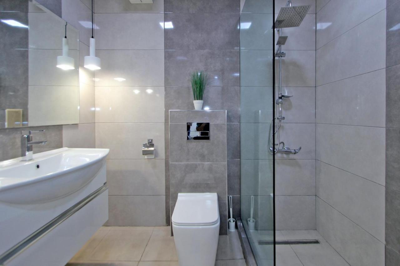 Appartment Lux, 2 Bedroom Ереван Екстериор снимка