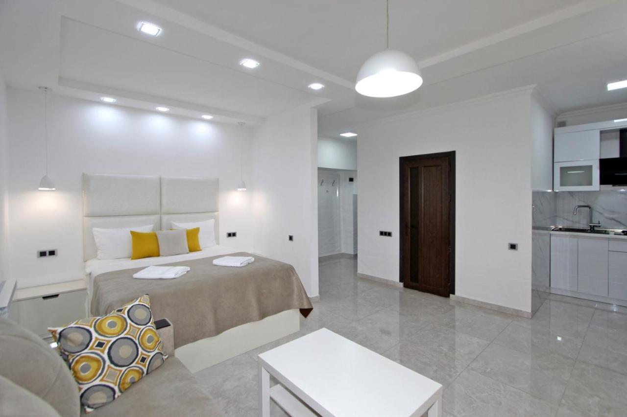 Appartment Lux, 2 Bedroom Ереван Екстериор снимка
