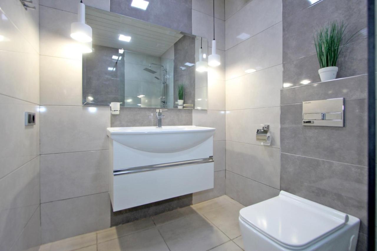 Appartment Lux, 2 Bedroom Ереван Екстериор снимка