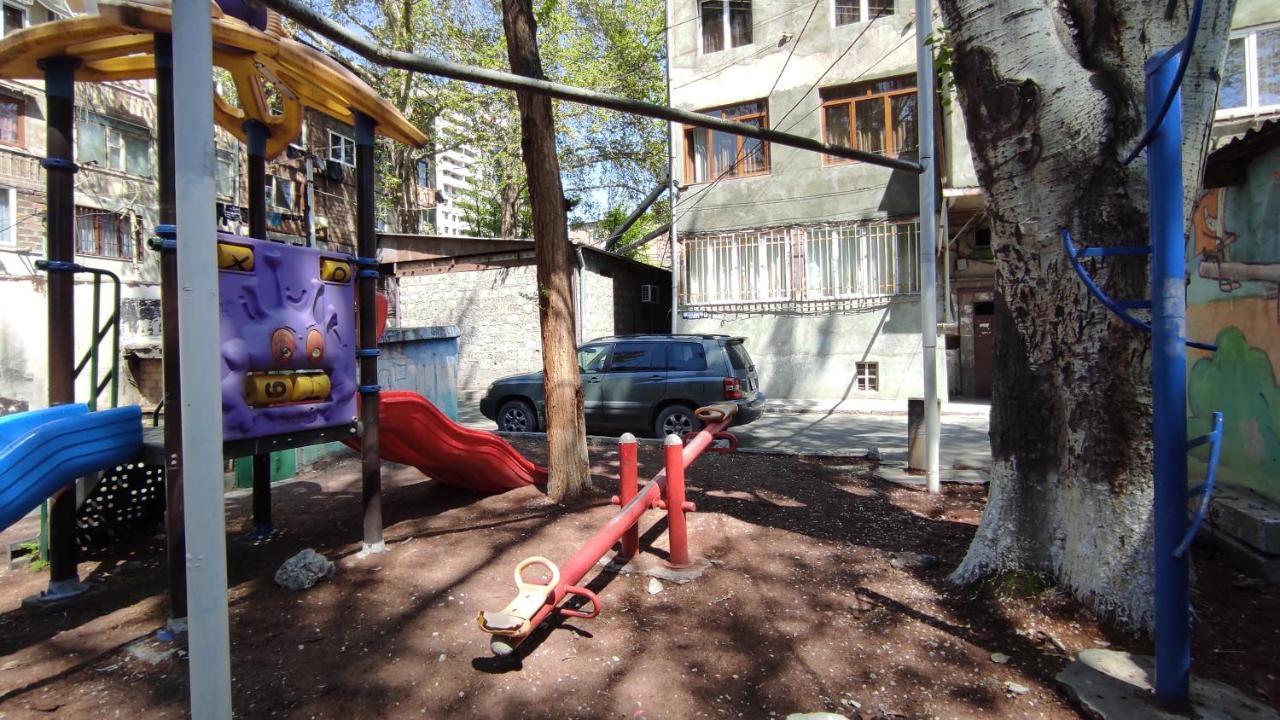 Appartment Lux, 2 Bedroom Ереван Екстериор снимка