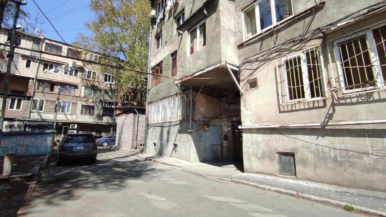 Appartment Lux, 2 Bedroom Ереван Екстериор снимка